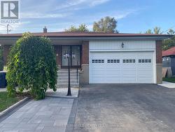 97 REIDMOUNT AVENUE Toronto, ON M1S 1B6