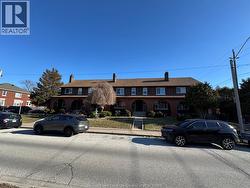 655-91 GILES  Windsor, ON N9A 4E3