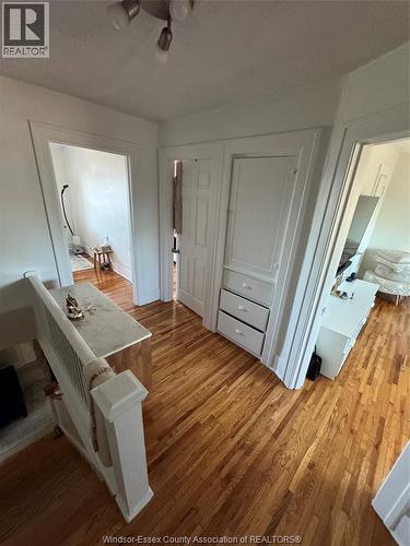 655-91 Giles, Windsor, ON - Indoor