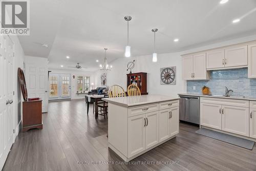 18 Devon Drive, South Huron (Exeter), ON - Indoor Photo Showing Kitchen With Upgraded Kitchen