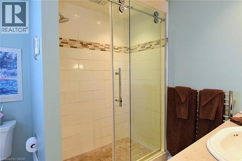 2 Novoco Drive, Hamilton, ON - Indoor Photo Showing Bathroom