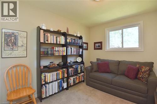 2 Novoco Drive, Hamilton, ON - Indoor Photo Showing Living Room