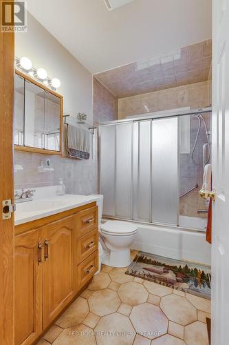 4 piece bathroom - 234 Manitoulin Drive, London East (East O), ON - Indoor Photo Showing Bathroom