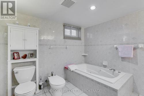 Lower level 5 piece bathroom - 234 Manitoulin Drive, London East (East O), ON - Indoor Photo Showing Bathroom