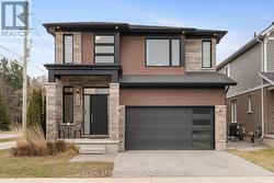 20 MYRTLE STREET  Pelham (Fonthill), ON L0S 1E6