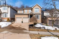 303 WINTERBURG COURT  Waterloo, ON N2V 2S8