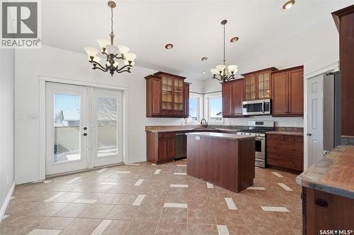 540 Ens Crescent, Warman, SK - Indoor Photo Showing Kitchen With Upgraded Kitchen