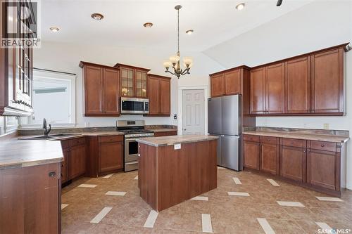 540 Ens Crescent, Warman, SK - Indoor Photo Showing Kitchen