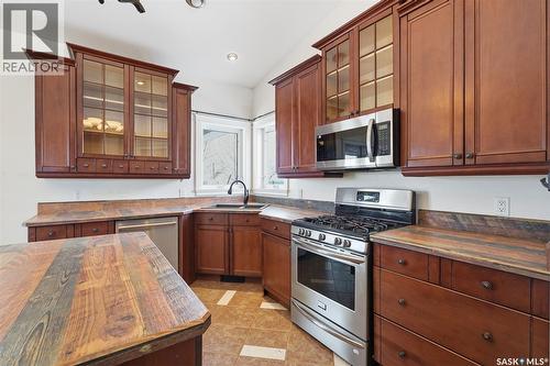 540 Ens Crescent, Warman, SK - Indoor Photo Showing Kitchen