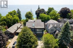 79 FISHLEIGH DRIVE  Toronto, ON M1N 1H3