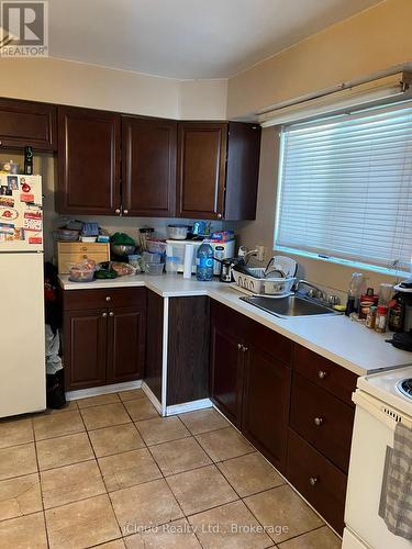 3587 Ashcroft Crescent, Mississauga, ON - Indoor Photo Showing Kitchen With Double Sink