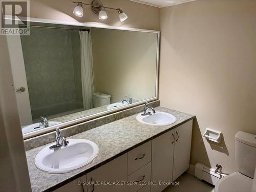 8 Blue Moon Private, Ottawa, ON - Indoor Photo Showing Bathroom