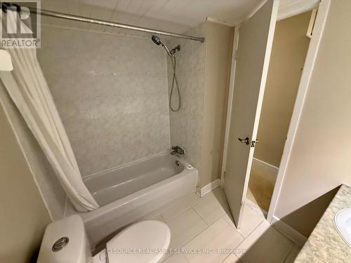 8 Blue Moon Private, Ottawa, ON - Indoor Photo Showing Bathroom