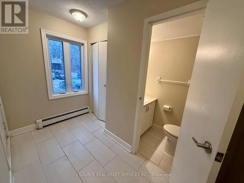 8 Blue Moon Private, Ottawa, ON - Indoor