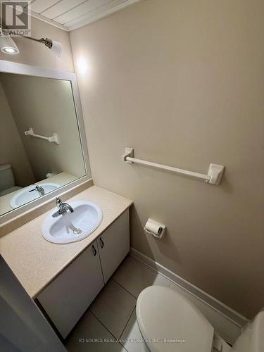 8 Blue Moon Private, Ottawa, ON - Indoor Photo Showing Bathroom