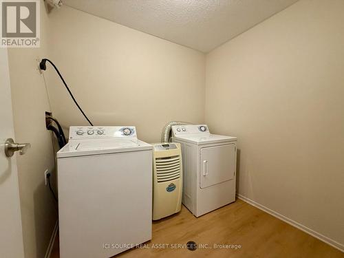 8 Blue Moon Private, Ottawa, ON - Indoor Photo Showing Laundry Room