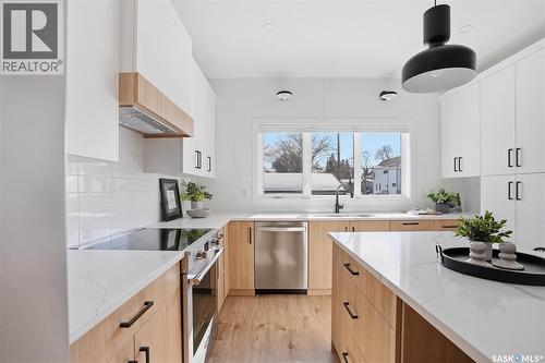 1200 14Th Street E, Saskatoon, SK - Indoor Photo Showing Kitchen With Upgraded Kitchen