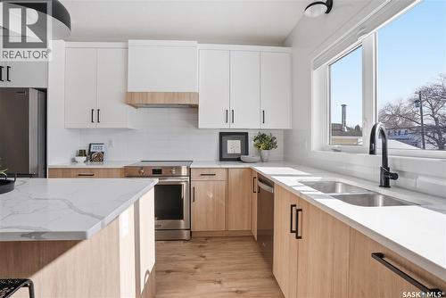 1200 14Th Street E, Saskatoon, SK - Indoor Photo Showing Kitchen With Double Sink With Upgraded Kitchen