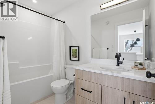1200 14Th Street E, Saskatoon, SK - Indoor Photo Showing Bathroom