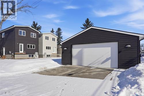 1200 14Th Street E, Saskatoon, SK - Outdoor