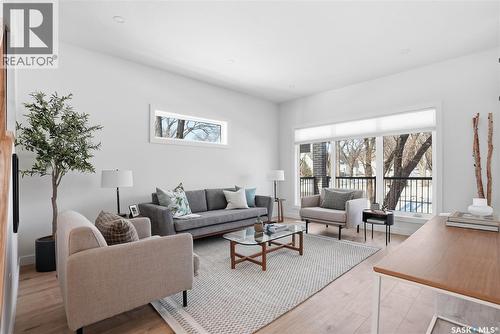 1200 14Th Street E, Saskatoon, SK - Indoor Photo Showing Living Room