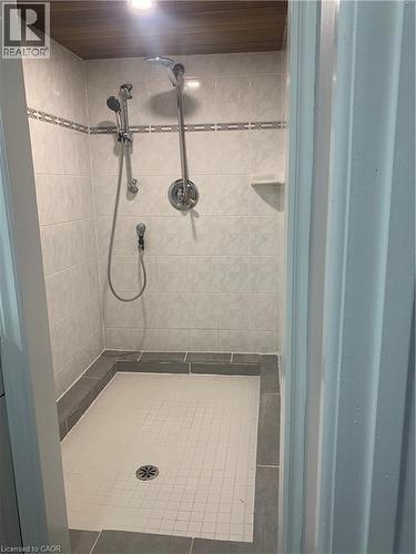 66 Kennedy Avenue, Hamilton, ON - Indoor Photo Showing Bathroom