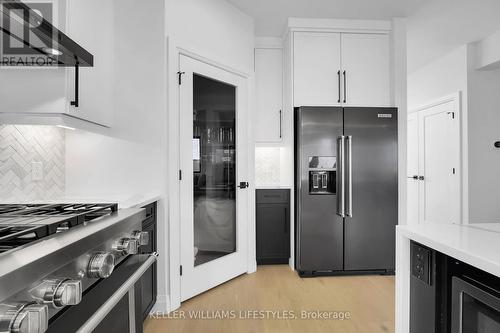 104 Crestview Drive, Middlesex Centre, ON - Indoor Photo Showing Kitchen