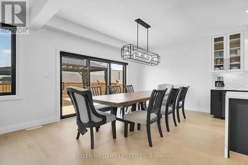 104 Crestview Drive, Middlesex Centre, ON - Indoor Photo Showing Dining Room