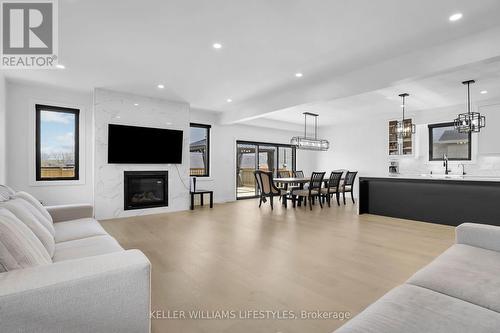 104 Crestview Drive, Middlesex Centre, ON - Indoor Photo Showing Living Room With Fireplace