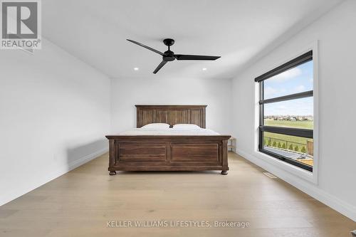 104 Crestview Drive, Middlesex Centre, ON - Indoor Photo Showing Bedroom