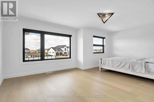 104 Crestview Drive, Middlesex Centre, ON - Indoor Photo Showing Bedroom