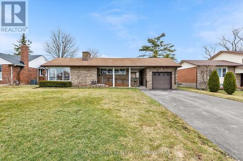 9 CAITHNESS DRIVE  Welland (Prince Charles), ON L3C 4Z3