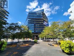 #618 - 21 LAWREN HARRIS SQUARE Toronto, ON M5A 0T4