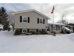 83 Mountfield CRES  Saint John, NB E2M 5R4