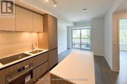 D-325 - 8 BEVERLEY GLEN BOULEVARD Vaughan, ON L4J 8N8