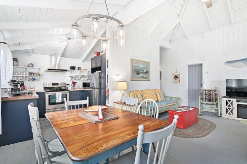 Cuisine - 54 Ch. Wharf, Bristol, QC - Indoor Photo Showing Dining Room