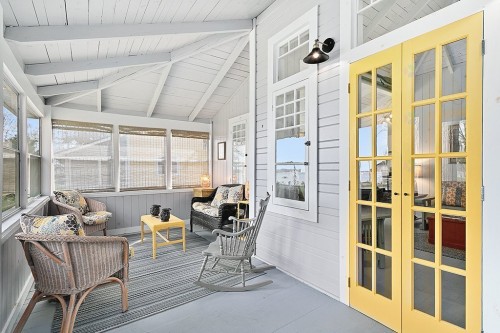 Véranda - 54 Ch. Wharf, Bristol, QC -  With Exterior