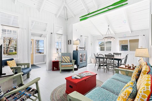 Salon - 54 Ch. Wharf, Bristol, QC - Indoor Photo Showing Living Room