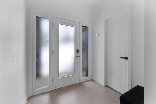 Hall d'entrée/Vestibule - 190 Allée Du 2E, Mont-Blanc, QC - Indoor Photo Showing Other Room