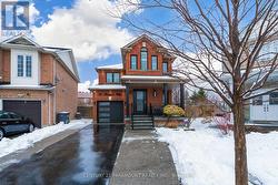 14 REDFINCH WAY  Brampton, ON L7A 2B3