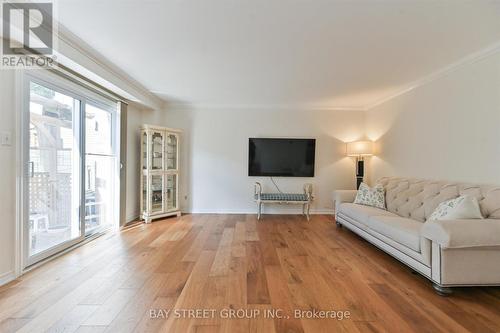 10 of 36 - 378 East 24Th Street, Hamilton, ON - Indoor Photo Showing Living Room
