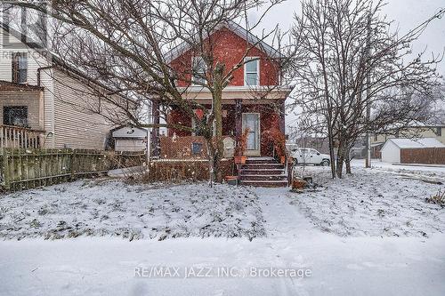 548 FRONT STREET  Oshawa (Central), ON L1H 4V3