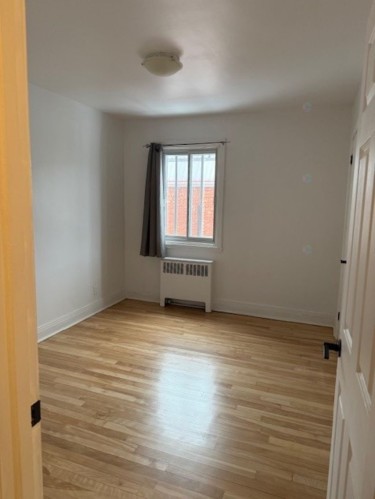 Bedroom - 3-9205 Rue Waverly, Montréal (Ahuntsic-Cartierville), QC - Indoor Photo Showing Other Room
