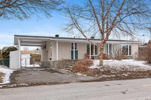 15 Rue André-Larue  Gatineau (Aylmer), QC J9H 6L2