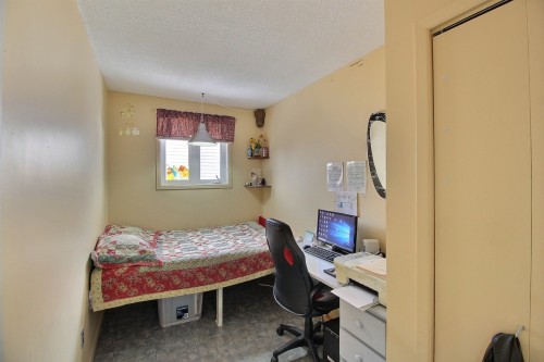 Chambre à coucher - 38 Av. Renaud, Rouyn-Noranda, QC - Indoor Photo Showing Bedroom