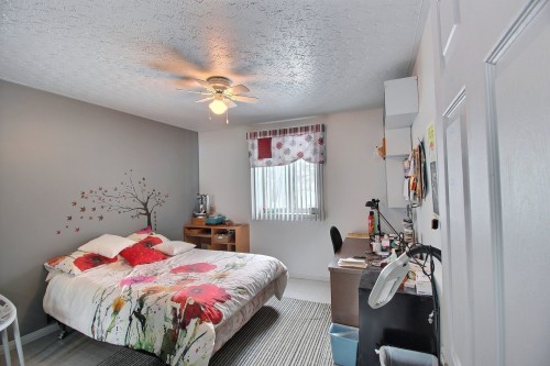 Chambre à coucher - 38 Av. Renaud, Rouyn-Noranda, QC - Indoor Photo Showing Bedroom