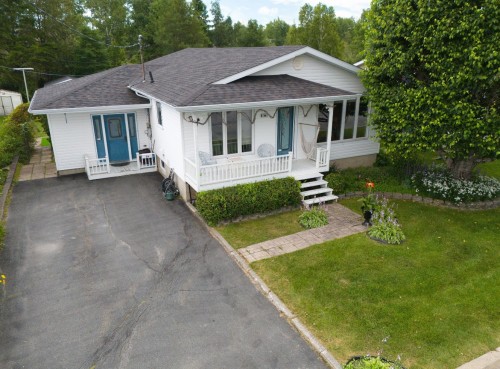 Façade - 38 Av. Renaud, Rouyn-Noranda, QC - Outdoor