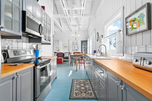 Cuisine - 56 Ch. Wharf, Bristol, QC - Indoor Photo Showing Kitchen With Upgraded Kitchen