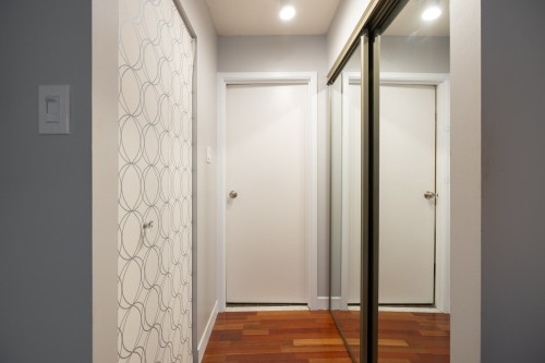 Mud Room - 316-4580 Prom. Paton, Laval (Chomedey), QC - Indoor