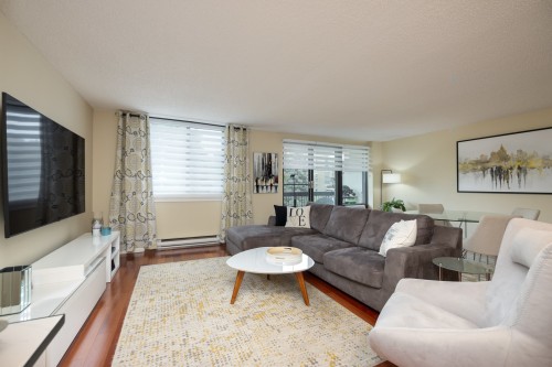 Living Room - 316-4580 Prom. Paton, Laval (Chomedey), QC - Indoor Photo Showing Living Room